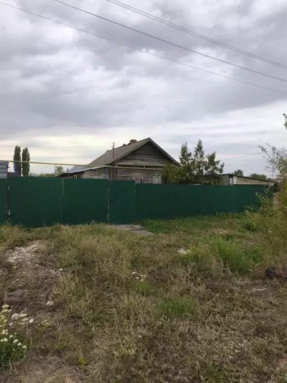 Дом в Саратовская область, с. Сабуровка ул. Ленина, 37 (41 м) - Фото 1
