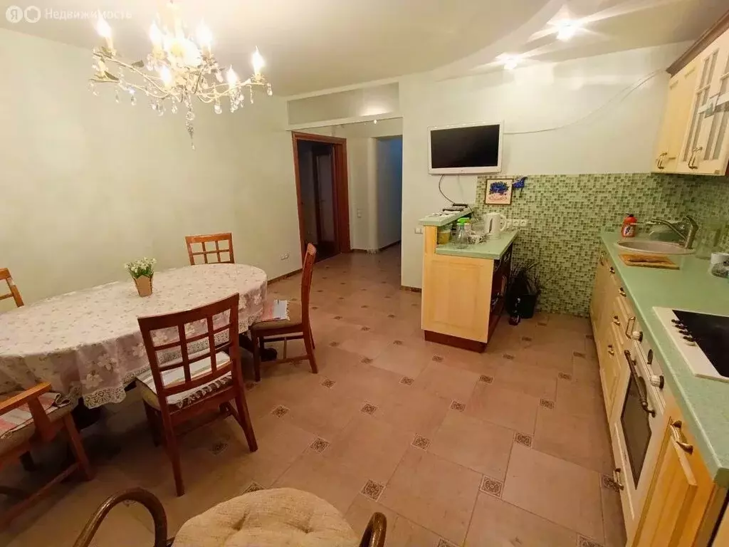 3-комнатная квартира: Балаково, улица Братьев Захаровых, 154 (100 м) - Фото 2