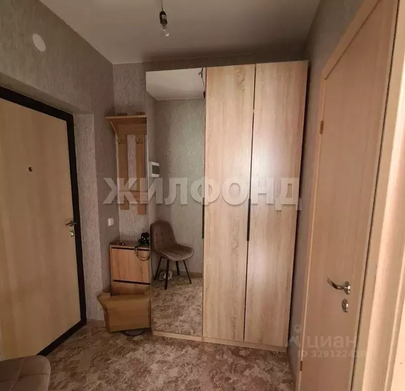 Студия Ханты-Мансийский АО, Когалым ул. Дорожников, 4 (20.0 м) - Фото 1