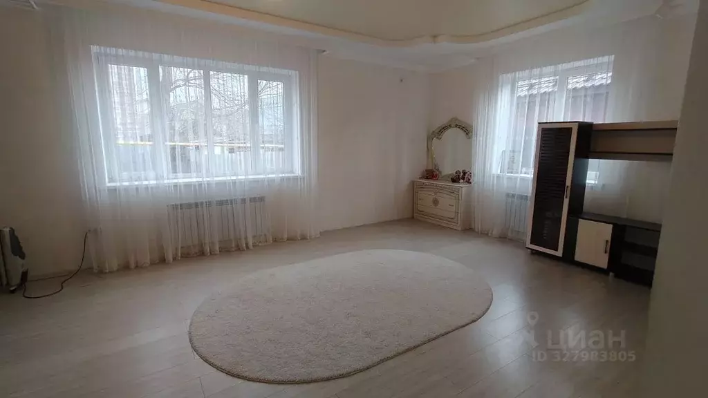 Дом в Оренбургская область, Оренбург Ипподромная ул. (237 м) - Фото 1