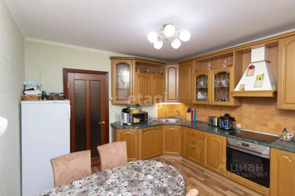 3-к кв. Тюменская область, Тюмень ул. 50 лет Октября, 30 (86.2 м) - Фото 1