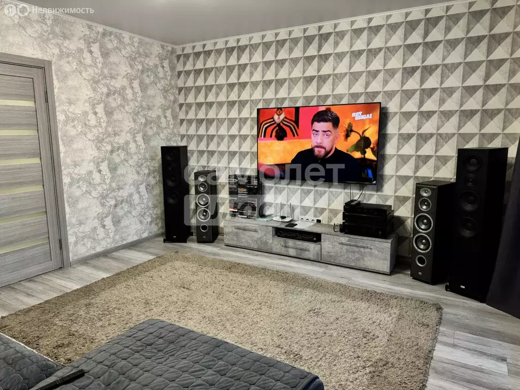 2-комнатная квартира: Челябинск, Южноуральская улица, 11 (56.7 м) - Фото 1