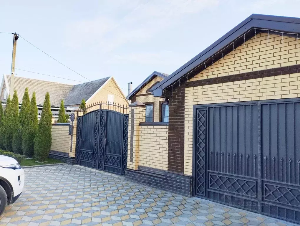 Дом в Ростовская область, пос. Матвеев Курган ул. Ростовская, 88 (187 ... - Фото 1