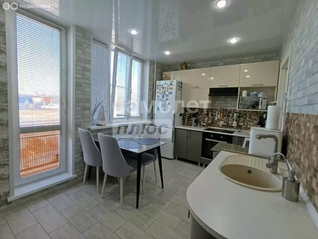 3-комнатная квартира: Ишим, улица Калинина, 135 (80.4 м) - Фото 2