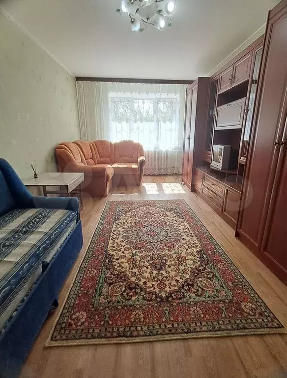1-к. квартира, 60 м, 1/10 эт. - Фото 1