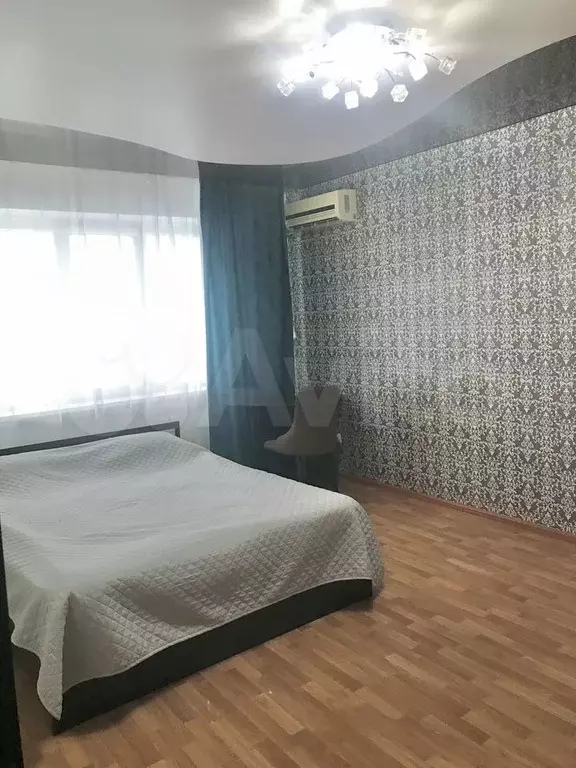 1-к. квартира, 38 м, 4/10 эт. - Фото 0