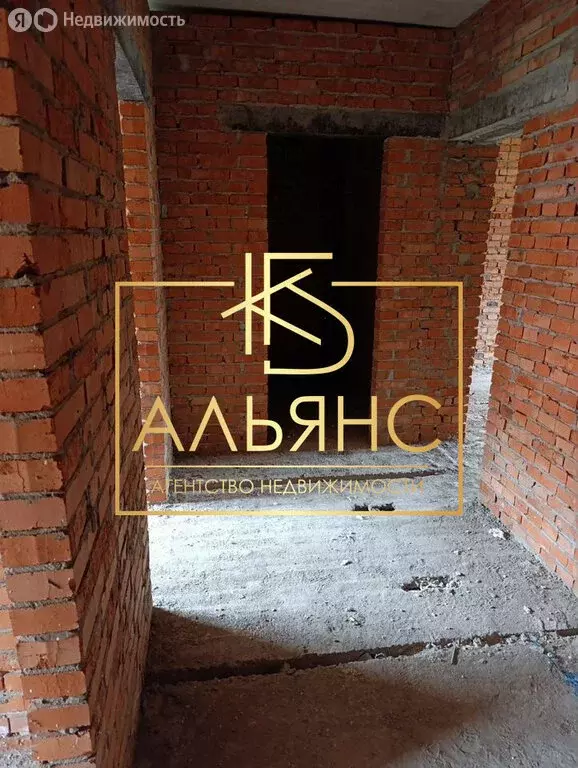 2-комнатная квартира: Владикавказ, улица Билара Кабалоева, 16А (60 м) - Фото 1