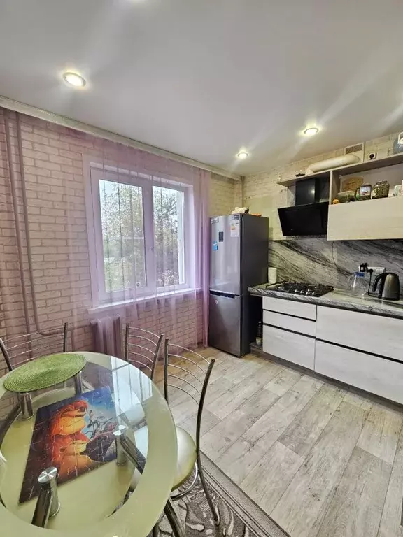 3-к кв. Иркутская область, Ангарск 19-й мкр, 10 (63.5 м) - Фото 0