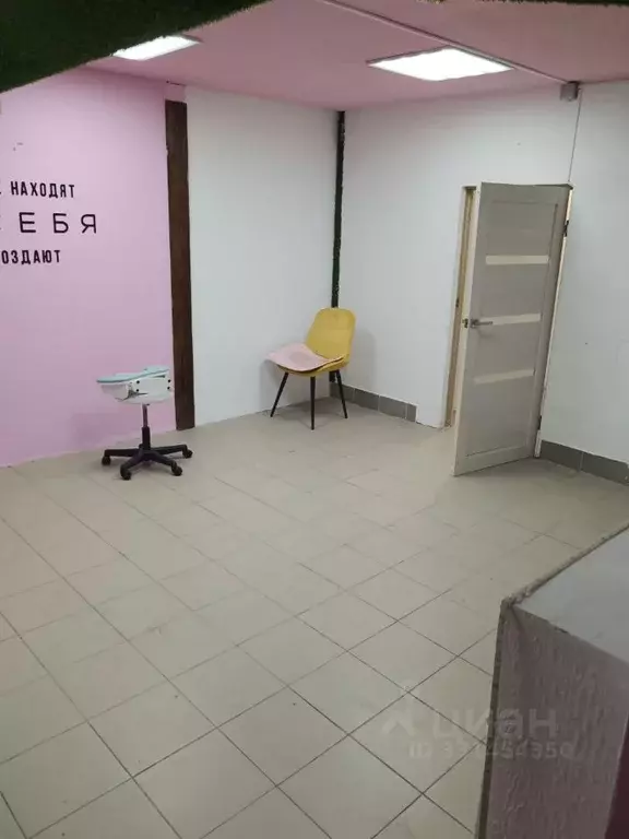 Помещение свободного назначения в Свердловская область, Арамиль ул. ... - Фото 1
