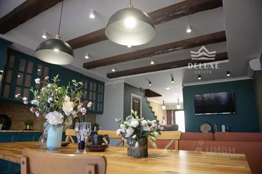 Коттедж в Крым, Черноморское пгт ул. Сигнальная, 2Вк8 (217 м) - Фото 1