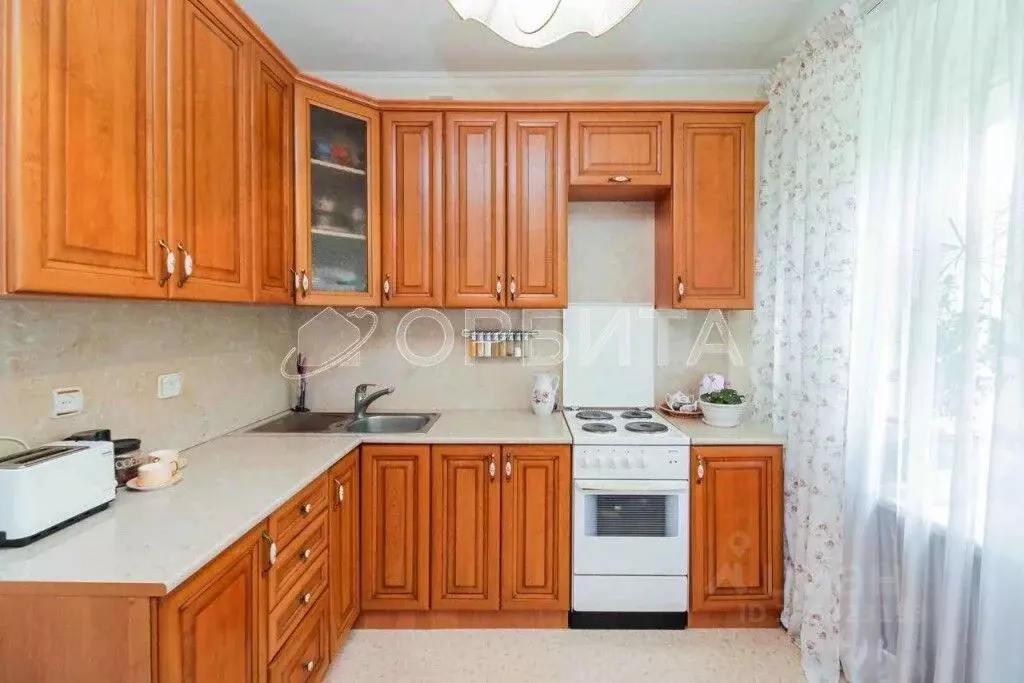 3-к кв. Тюменская область, Тюмень ул. Салтыкова-Щедрина, 34 (78.1 м) - Фото 1