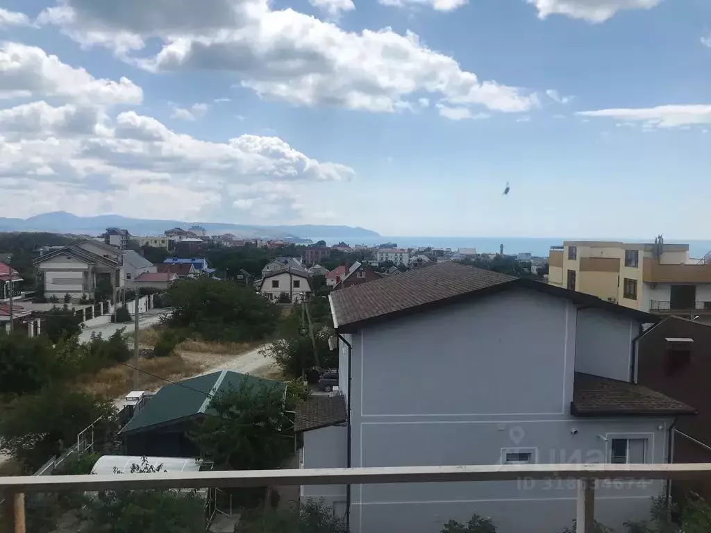 Дом в Краснодарский край, Геленджик ул. Темрюкская, 13 (100 м) - Фото 0
