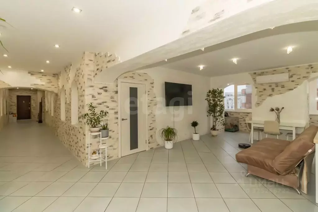 4-к кв. Челябинская область, Челябинск Каслинская ул., 99в (196.5 м) - Фото 1