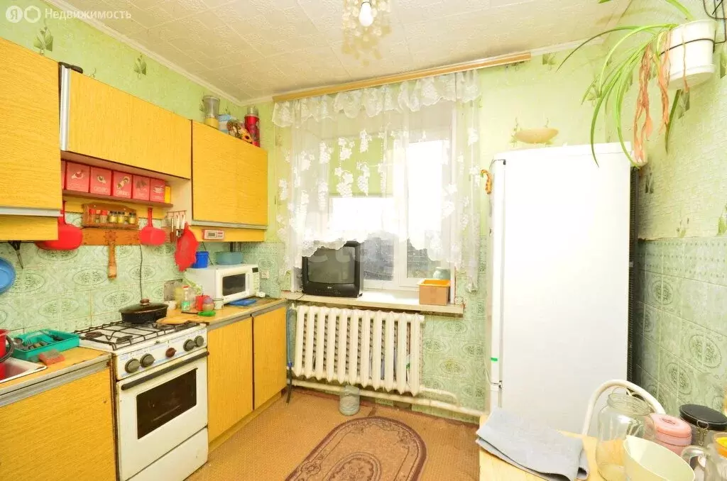 3-комнатная квартира: Заводоуковск, Революционная улица, 111 (61.4 м) - Фото 2