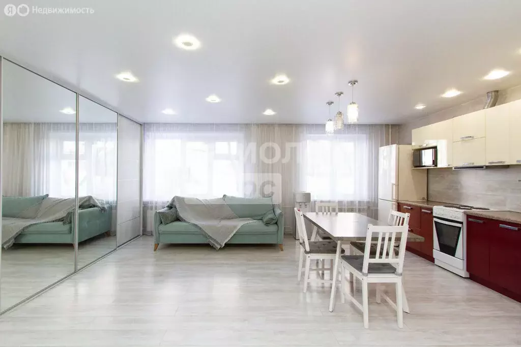 3-комнатная квартира: Томск, улица Ивановского, 16 (64.7 м) - Фото 1