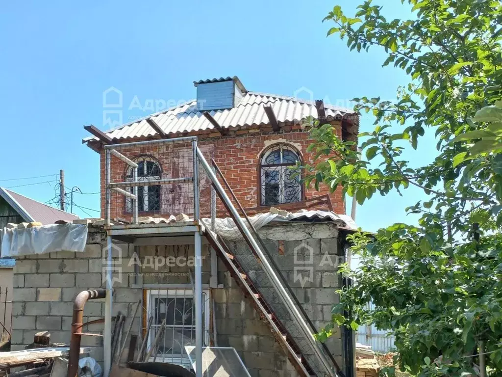 Дом в Волгоградская область, Волгоград ул. Афанасия Ермакова (52 м) - Фото 1