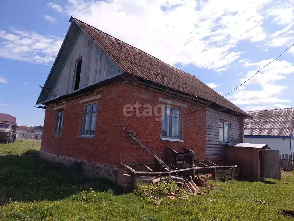 Дом в Башкортостан, Гафурийский район, Красноусольский сельсовет, д. ... - Фото 1