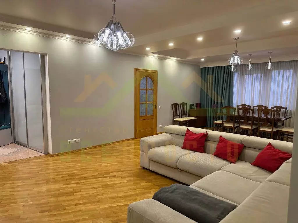 Продается 5-комнатная квартира - Фото 1