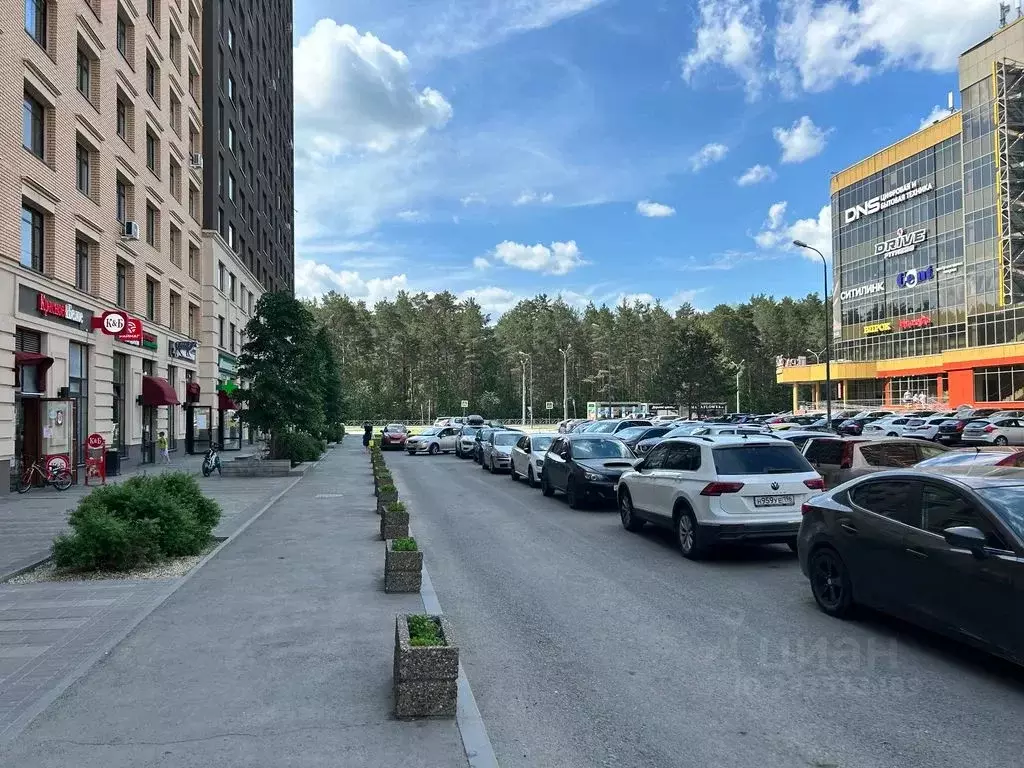 2-к кв. Свердловская область, Екатеринбург ул. Краснолесья, 10/5 (56.0 ... - Фото 2