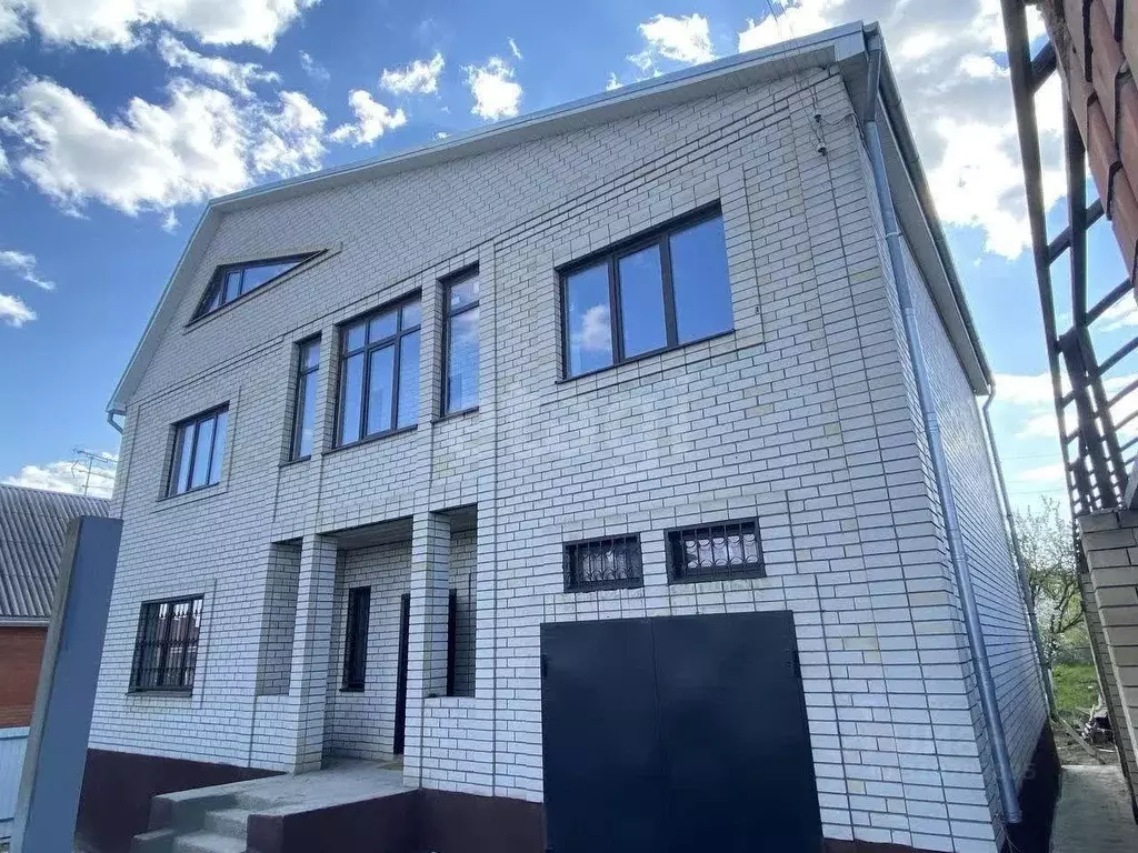 Дом в Ростовская область, Аксай Курганная ул. (296 м) - Фото 1