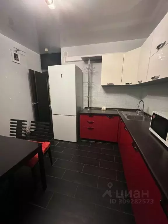 2-к кв. Волгоградская область, Волгоград ул. Им. Циолковского, 37 ... - Фото 2