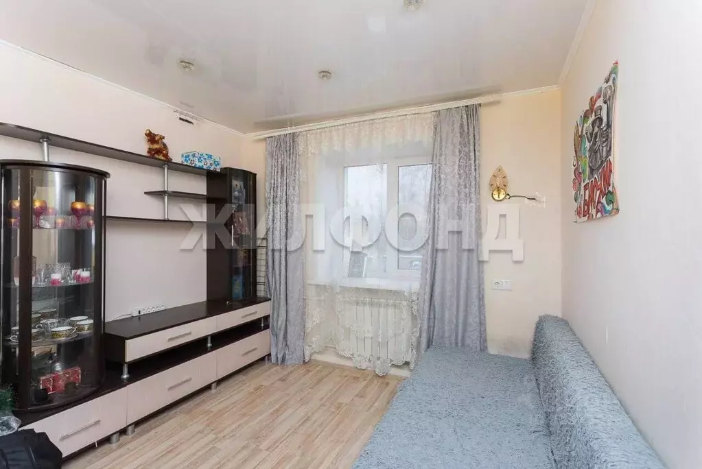 Комната Новосибирская область, Новосибирск Катодная ул., 16 (12.8 м) - Фото 1