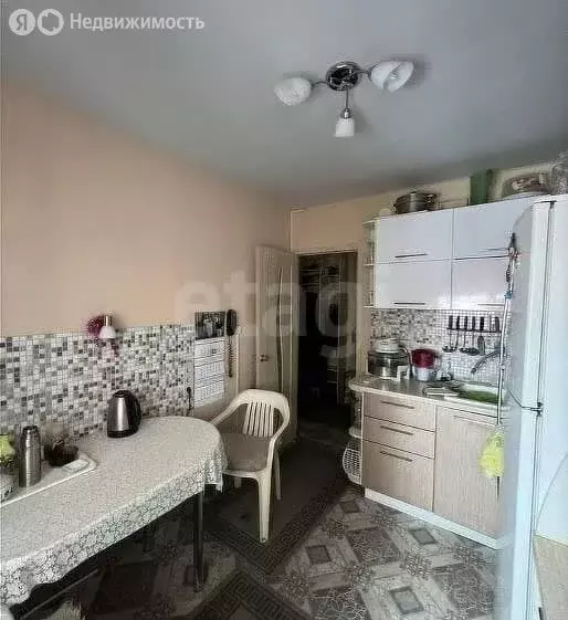 3-комнатная квартира: Омск, улица Масленникова, 21 (63 м) - Фото 2