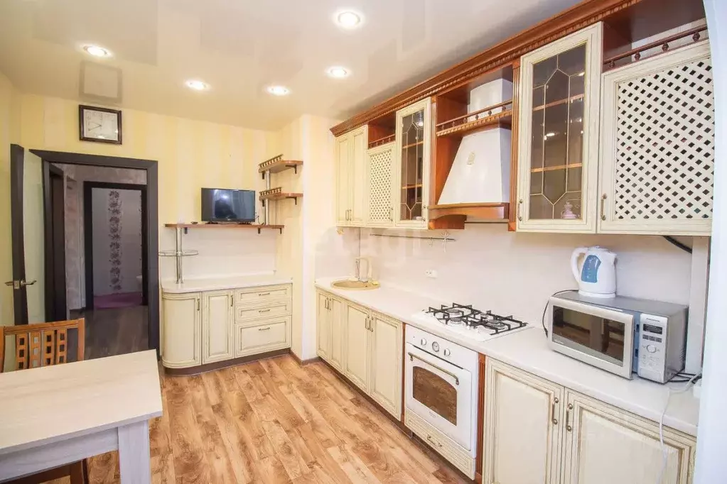 2-к кв. Ямало-Ненецкий АО, Новый Уренгой Оптимистов мкр, 2/2 (67.2 м) - Фото 1