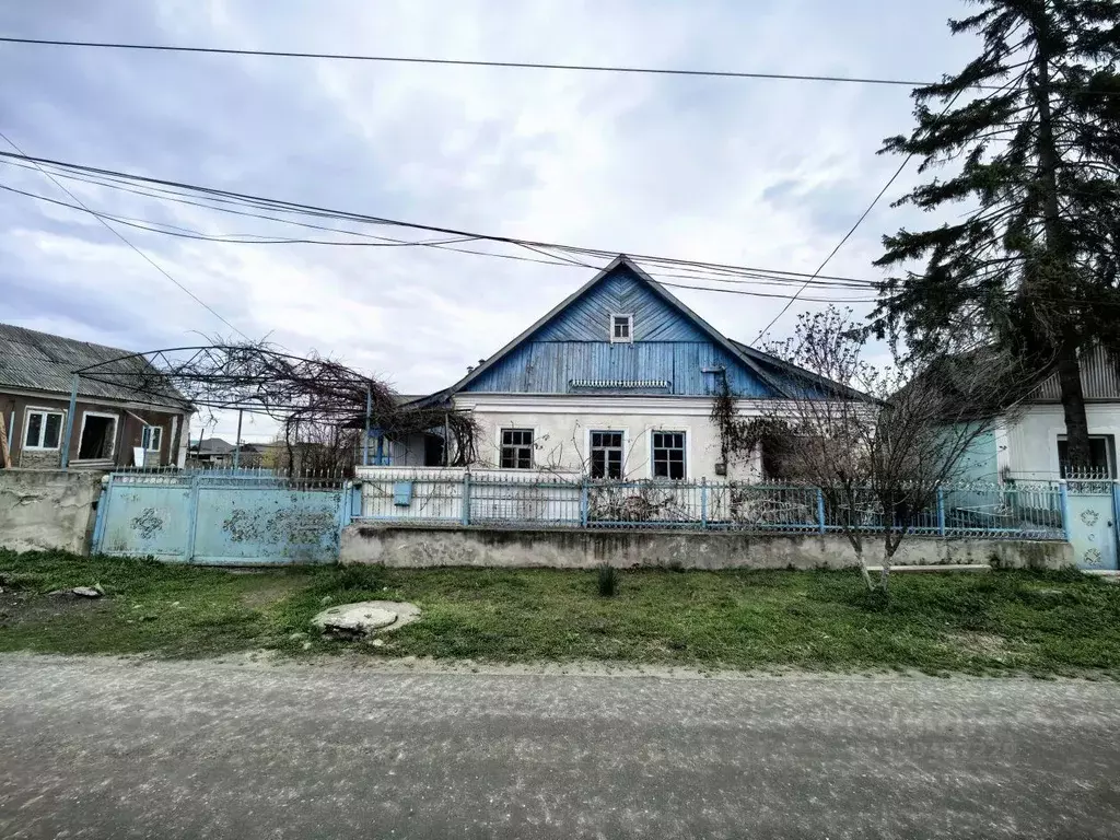 Дом в Кабардино-Балкария, Нарткала Урванский район, ул. Горького, 35 ... - Фото 1