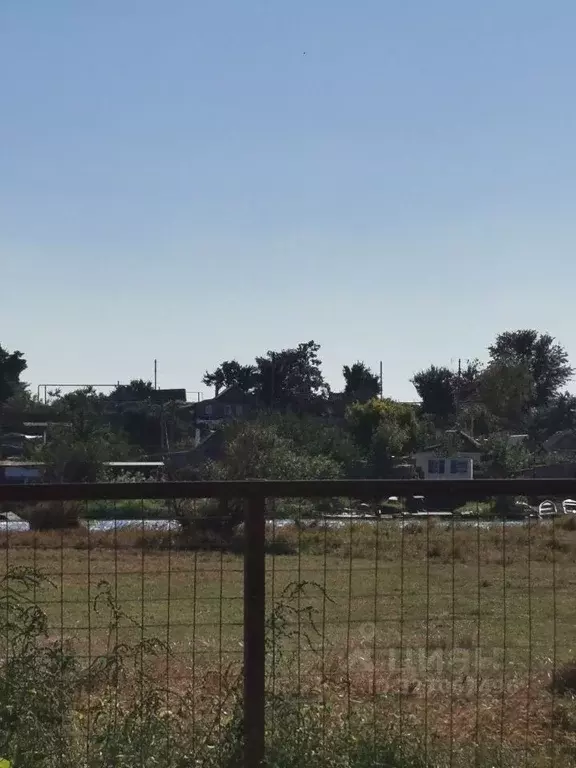 Дом в Астраханская область, Икрянинский район, с. Оранжереи ул. ... - Фото 1