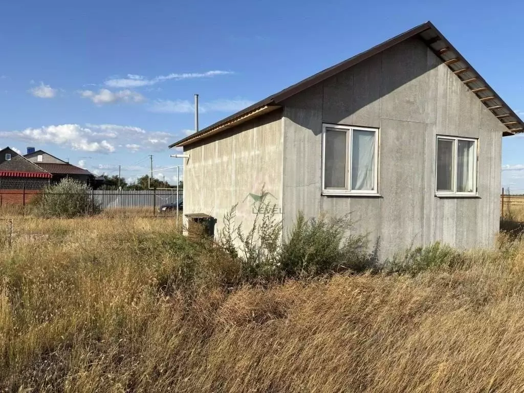 Дом в Саратовская область, Энгельсский район, Красноярское ... - Фото 1