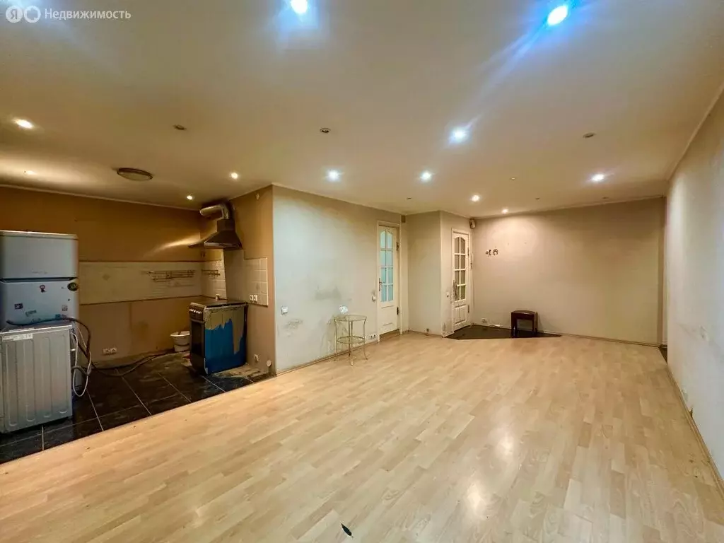 3-комнатная квартира: Гатчина, Рощинская улица, 11 (70 м) - Фото 1