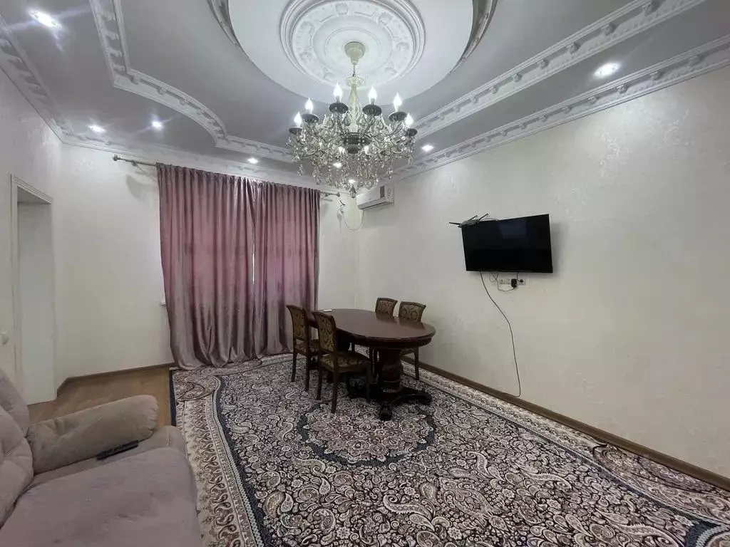 Дом в Дагестан, Махачкала Караман-7 мкр, ул. Шамова, 7 (200 м) - Фото 1