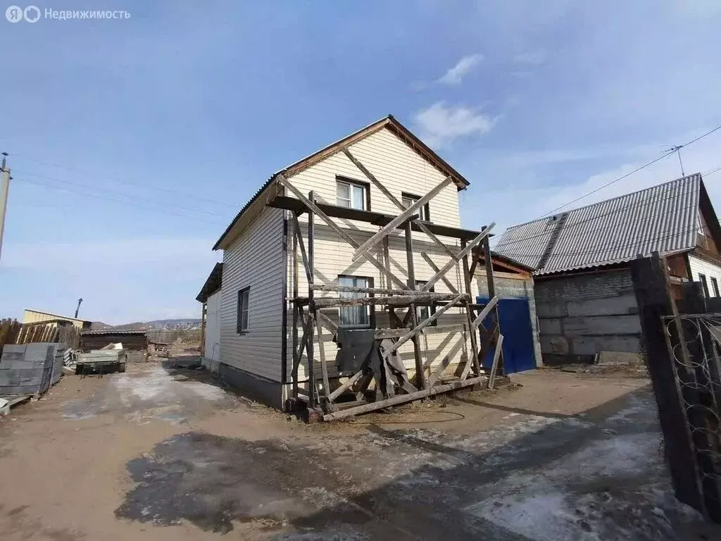 Дом в село Нижний Саянтуй, Садовая улица (86 м) - Фото 1