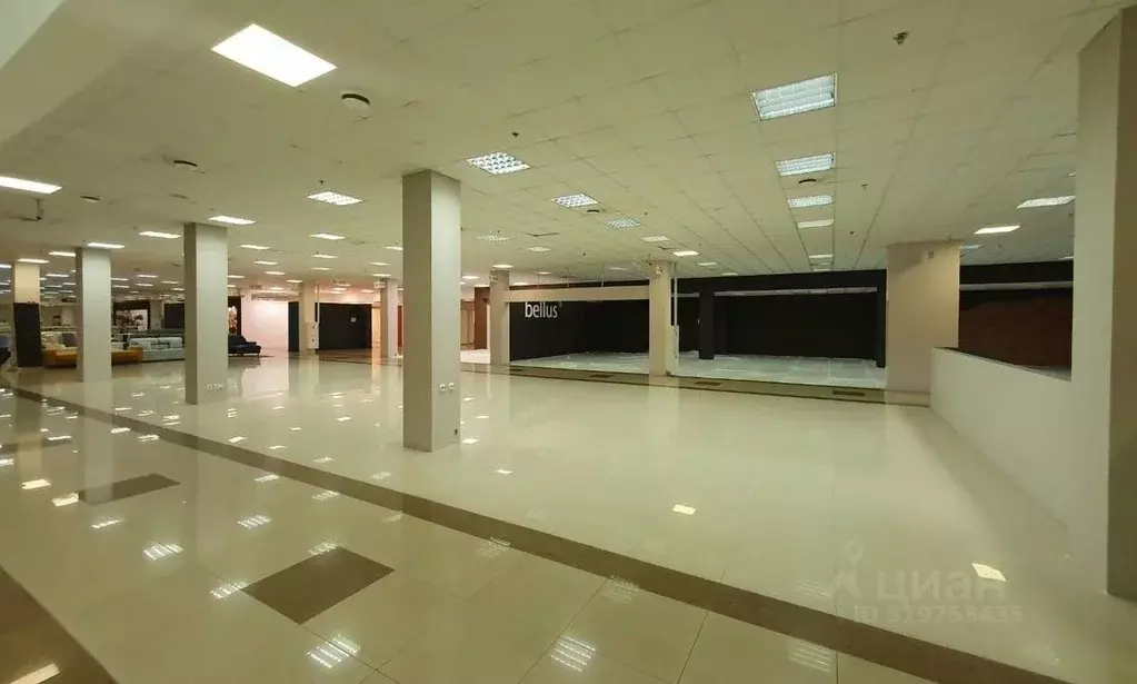 Торговая площадь в Санкт-Петербург Варшавская ул., 3к1 (1550 м) - Фото 1