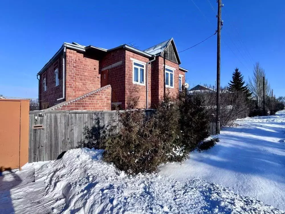 Дом в Омская область, Калачинск ул. Тушминцева, 10 (217 м) - Фото 1