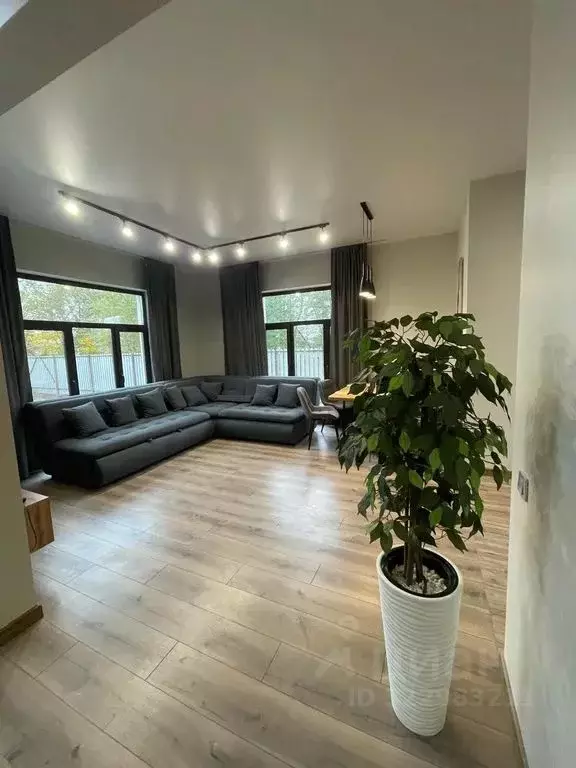 Дом в Ленинградская область, Выборг Петровский мкр, пос. Выборгский, ... - Фото 1