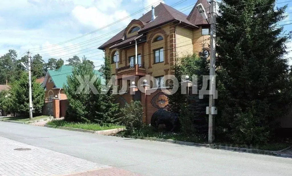 Коттедж в Новосибирская область, Новосибирск ул. Кутузова (524 м) - Фото 0
