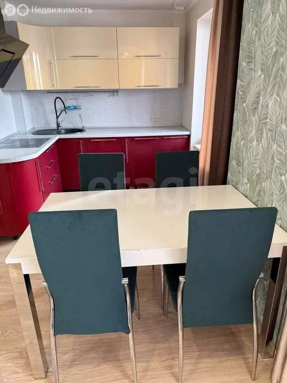 3-комнатная квартира: Тюмень, улица Прокопия Артамонова, 4 (78 м) - Фото 1