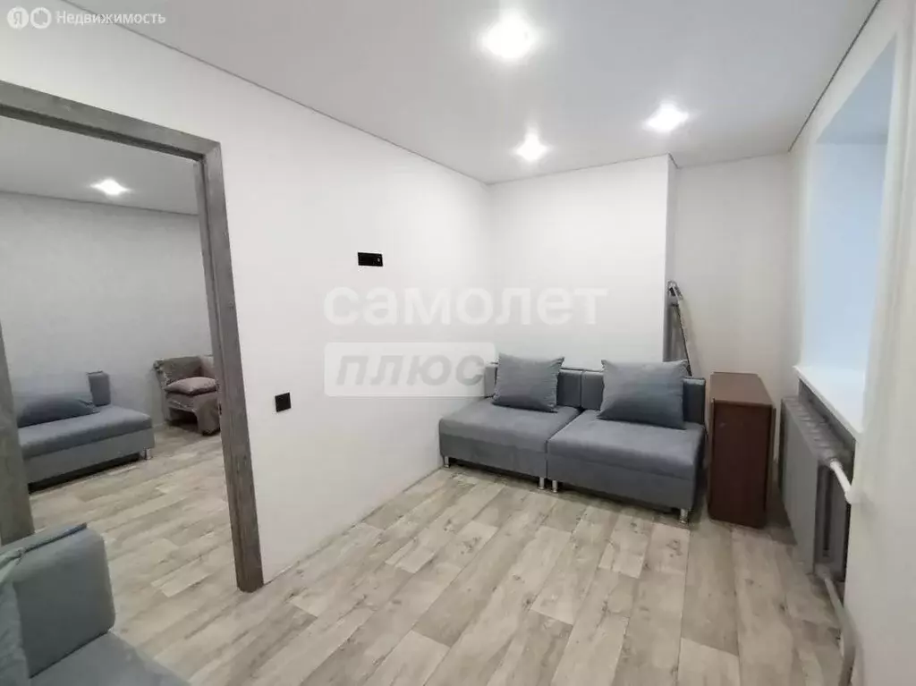 3-комнатная квартира: Октябрьский, улица Фрунзе, 1 (61.3 м) - Фото 0