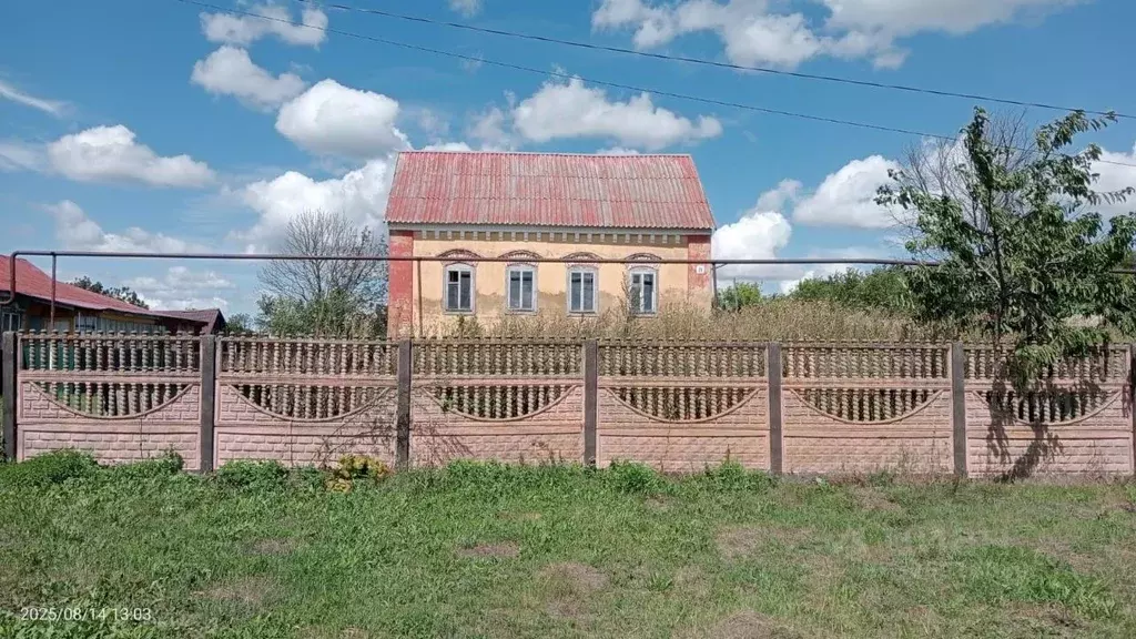 Дом в Саратовская область, Екатериновский район, Кипецкое ... - Фото 1