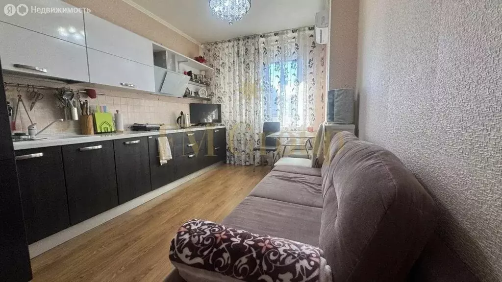 2-комнатная квартира: Белгород, улица Белгородского Полка, 62 (69.6 м) - Фото 2