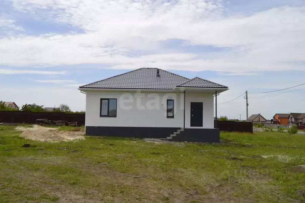Дом в Белгородская область, Белгородский район, с. Стрелецкое ул. ... - Фото 1