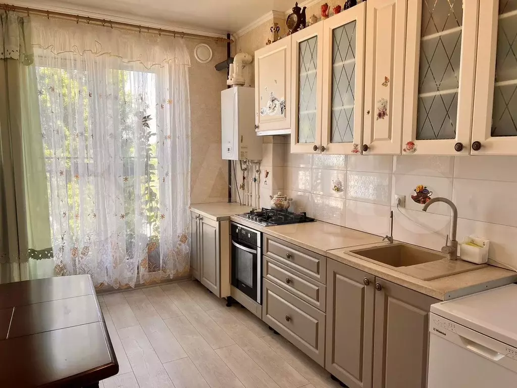 2-к. квартира, 54 м, 3/6 эт. - Фото 1
