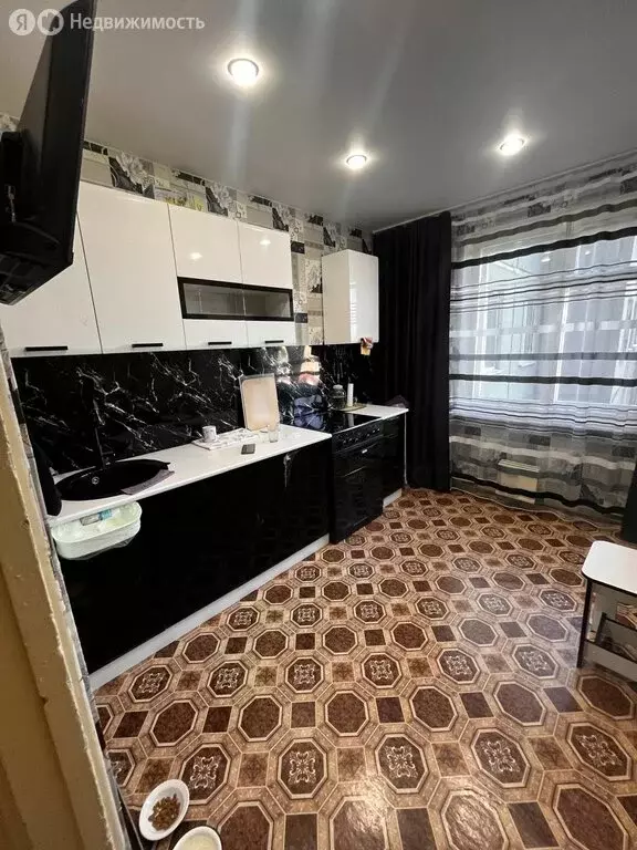 4-комнатная квартира: Челябинск, Корабельная улица, 10 (83 м) - Фото 0