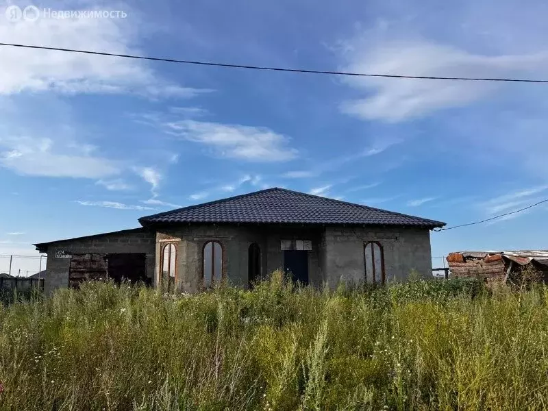 Дом в Бузулукский район, Пригородный сельсовет, улица Хакима (167.5 м) - Фото 2