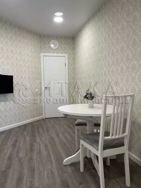 2-к. квартира, 60 м, 18/25 эт. - Фото 1
