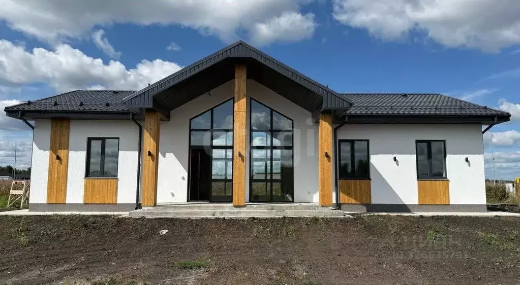 Дом в Тюменская область, Тюменский муниципальный округ, Онегин кп  ... - Фото 1