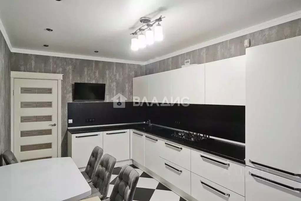 3-к кв. Калининградская область, Калининград Красная ул., 139А (99.1 ... - Фото 1