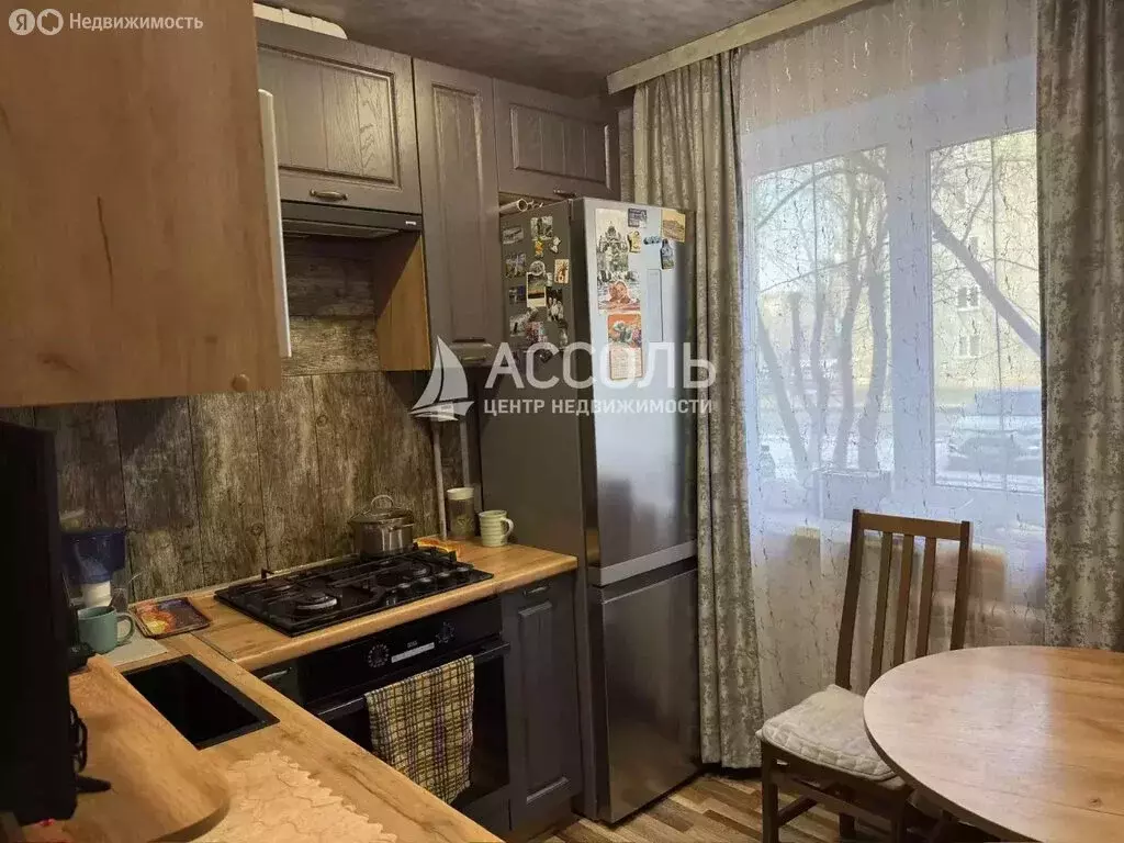 3-комнатная квартира: Омск, улица 50 лет ВЛКСМ, 1 (59 м) - Фото 0